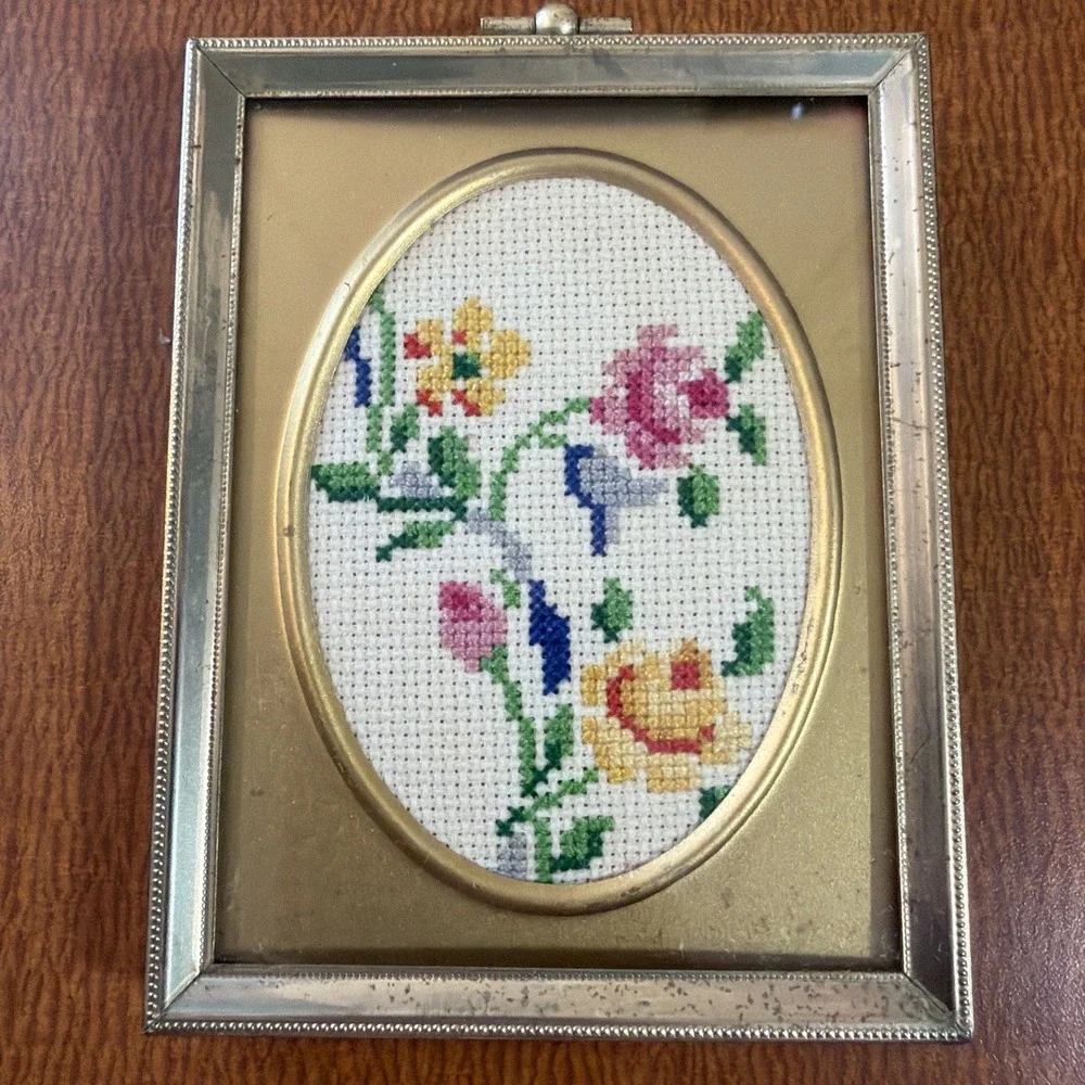 Handmade Cross Stitch Flowers In Gold Frame Oval Cutout 3.5x4.5 Free Standing